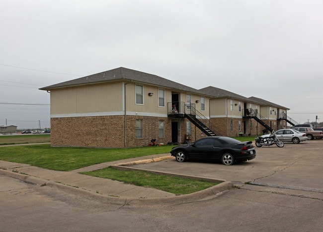 Bear Creek Apartments in Ferris, TX - Building Photo - Building Photo