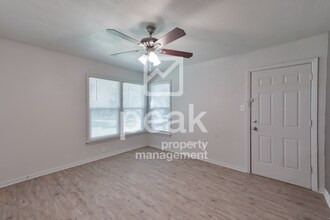 6917 Richlynn Terrace in Richland Hills, TX - Building Photo - Building Photo