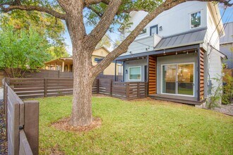 2103 E 20th St in Austin, TX - Building Photo - Building Photo