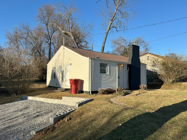 810 Polk Ave in Johnson City, TN - Building Photo - Building Photo