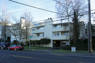 California Court Apartments