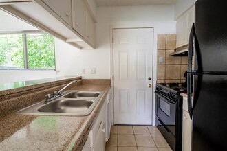 4916 Suburban Dr in Austin, TX - Building Photo - Building Photo