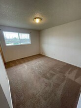 785-795 W Rose St in Lebanon, OR - Building Photo - Building Photo