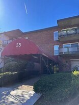 55 Broadlawn Park in Chestnut Hill, MA - Building Photo