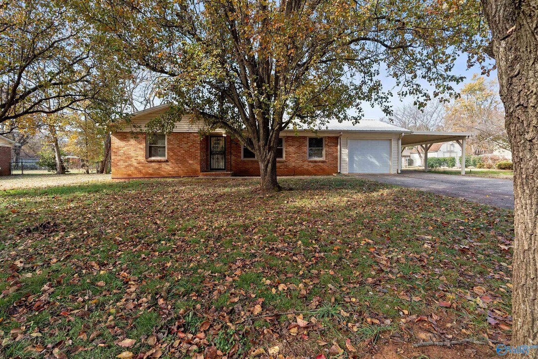 1611 Clb Vw Dr NW in Huntsville, AL - Building Photo