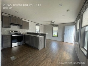 20665 Telegraph Rd in Brownstown Township, MI - Building Photo - Building Photo