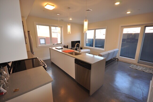 659 Massachusetts Ave in Boston, MA - Foto de edificio - Building Photo