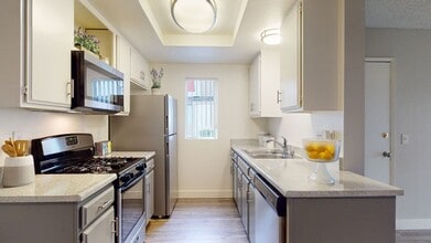 Hillside Village Apartments in San Bernardino, CA - Building Photo - Building Photo