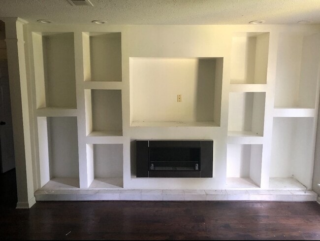 8132 Hobbs Dr in Shreveport, LA - Building Photo - Building Photo