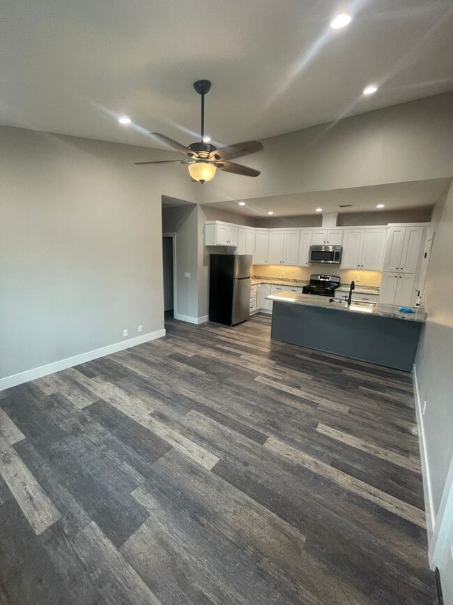 1580 Sunnyslope Rd in Hollister, CA - Building Photo - Building Photo