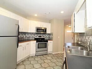 1567 N Caddo Ave in Fayetteville, AR - Building Photo - Building Photo