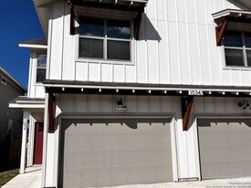 10343 Lynwood Crk in San Antonio, TX - Building Photo