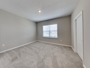 637 Bayhawk St, Unit 12100-6115 in Debary, FL - Foto de edificio - Building Photo