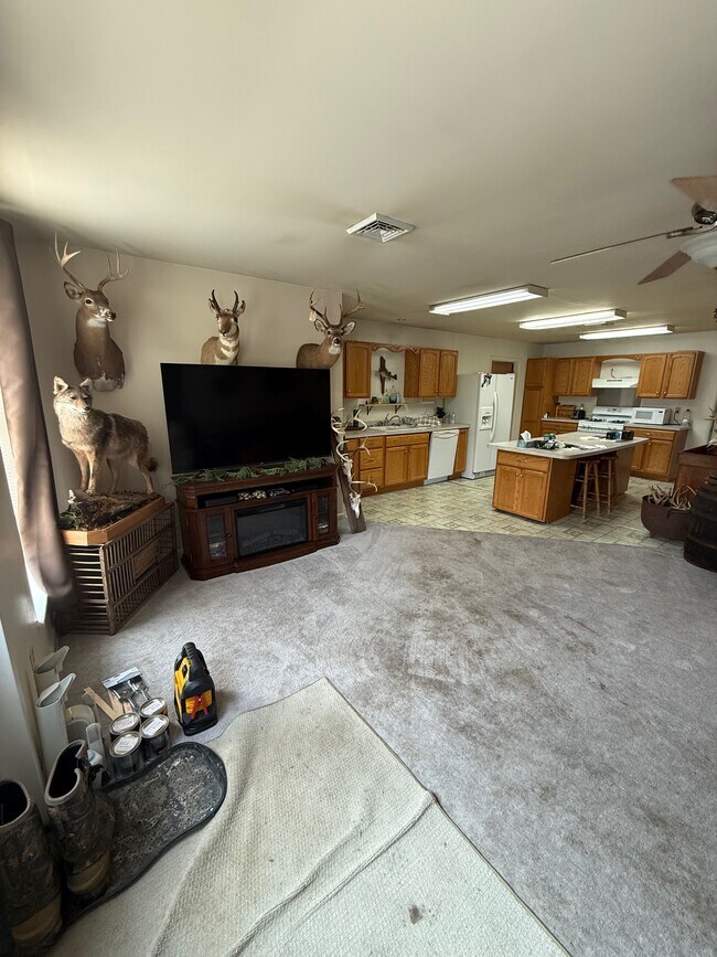 408 Newcomer Rd, Unit 408A in Windsor, PA - Building Photo - Building Photo