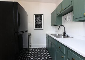 1529 Madison Ave in Memphis, TN - Building Photo