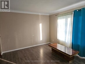 100 Endicott Terrace in Welland, ON - Building Photo - Building Photo