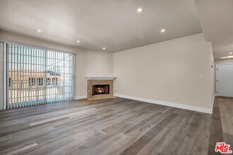 10668 Eastborne Ave in Los Angeles, CA - Building Photo - Building Photo