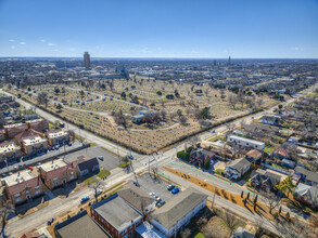 735 NW 30th St in Oklahoma City, OK - Foto de edificio - Building Photo