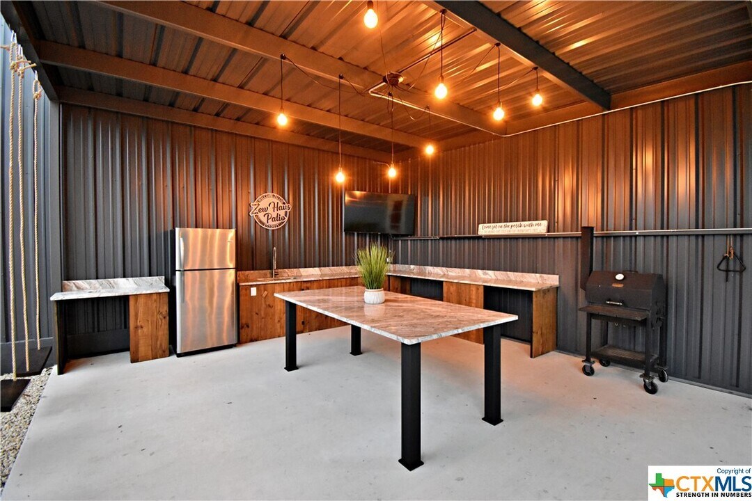 1508 TX-46 in New Braunfels, TX - Building Photo