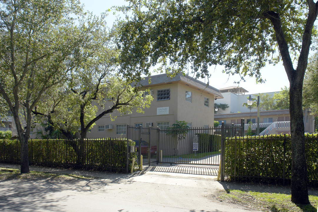 Safari Apartments in Miami, FL - Building Photo