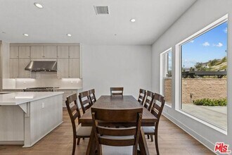 20723 Deer Grass Ct in Los Angeles, CA - Building Photo - Building Photo