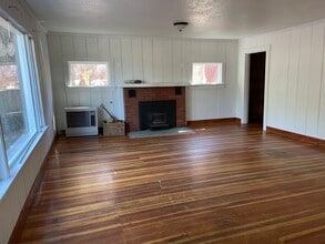 228 E Schonchin St in Chiloquin, OR - Building Photo - Building Photo