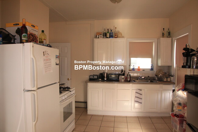 76 Hano St, Unit 2 in Boston, MA - Building Photo - Building Photo