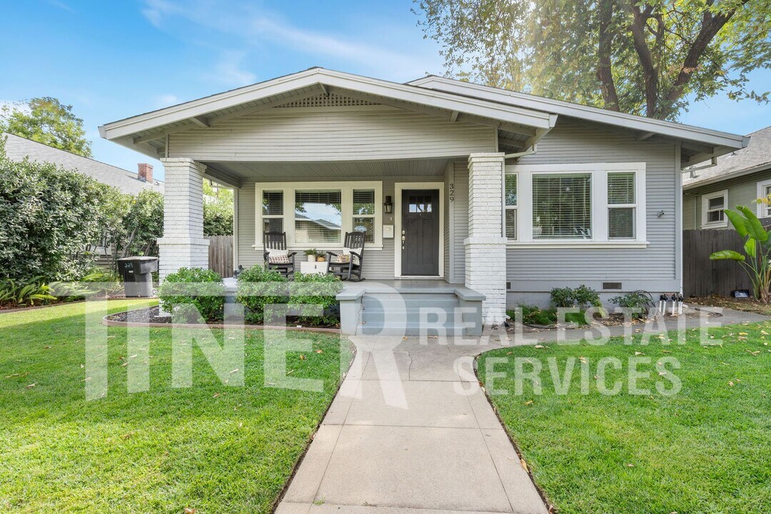 329 Pleasant St in Roseville, CA - Building Photo