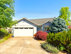 203 N Wightman St in Ashland, OR - Building Photo