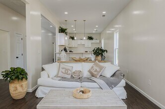 1061 Shaw Pl in Memphis, TN - Building Photo - Building Photo