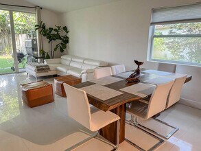 1110 NW 171st Terrace in Pembroke Pines, FL - Building Photo - Building Photo