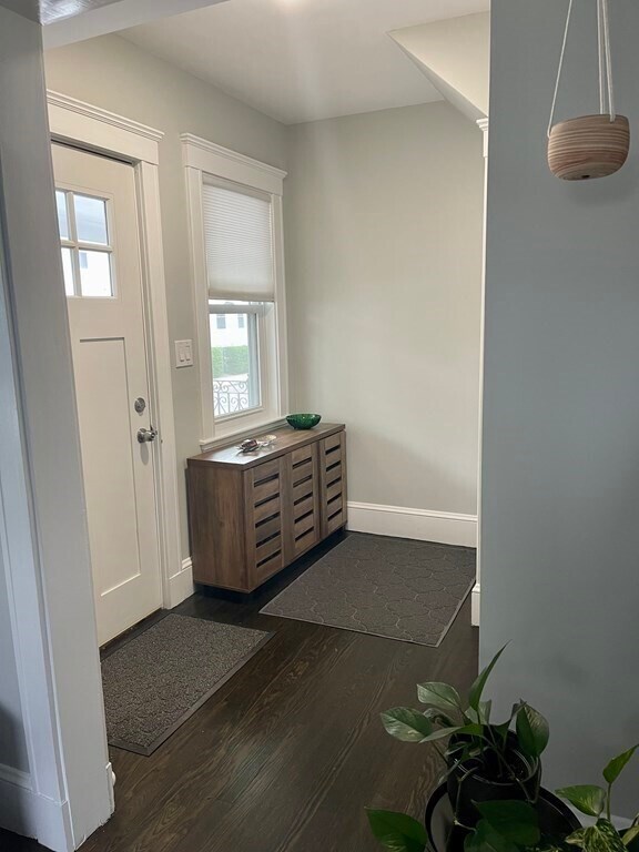 15 Sheffield Rd, Unit 1 in Boston, MA - Foto de edificio - Building Photo