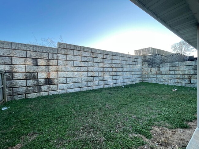 1350-1352 W Kirkwood St in Ozark, MO - Building Photo - Building Photo