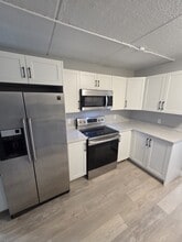 251 Erb St. W in Waterloo, ON - Building Photo - Building Photo