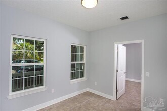 405 N Coyle St in Pensacola, FL - Foto de edificio - Building Photo