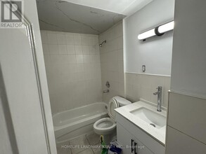 1244 College St in Toronto, ON - Building Photo - Building Photo
