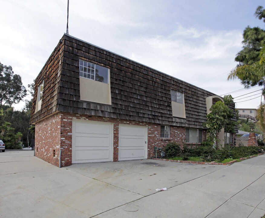 3670 Reynard Way in San Diego, CA - Foto de edificio