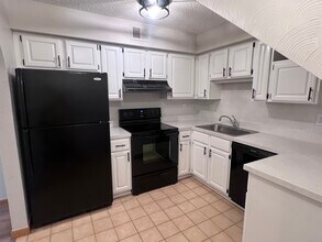 261 Pinewood Cir in Plymouth, MI - Building Photo - Building Photo