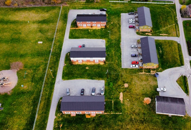 5907 Lee Hwy in Atkins, VA - Building Photo - Building Photo