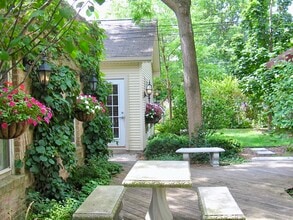 732 Mulford St, Unit 2 in Evanston, IL - Building Photo - Building Photo