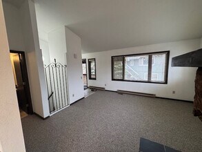 12520 Tanada Loop in Anchorage, AK - Building Photo - Building Photo