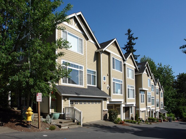 Aspens Townhomes in Bellevue, WA - Foto de edificio - Building Photo