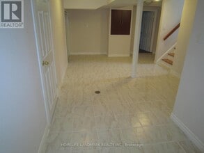 42 Stanwell Dr in Toronto, ON - Building Photo - Building Photo