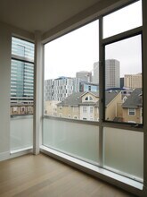 901 Jefferson St, Unit 407 in Oakland, CA - Foto de edificio - Building Photo