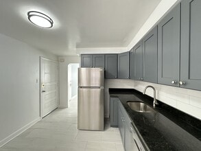 6721 N California Ave in Chicago, IL - Building Photo - Building Photo