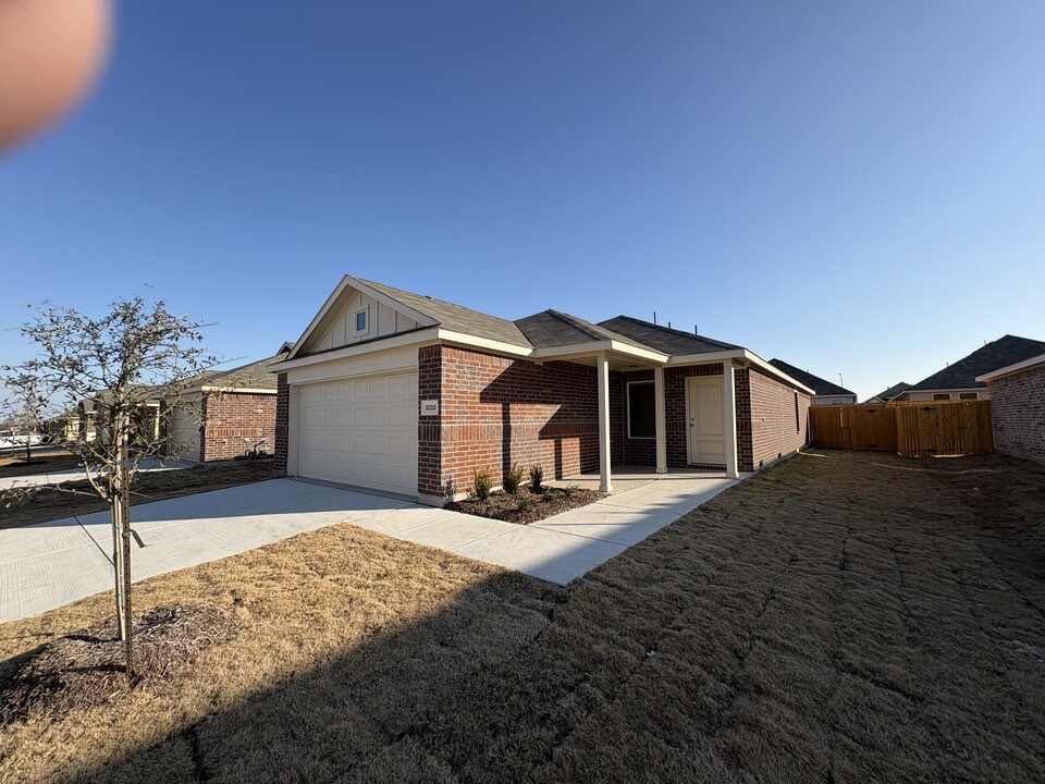 1033 Cortijo Wy in Haslet, TX - Building Photo