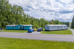 16 Pine Grove Rd in Bluemont, VA - Building Photo