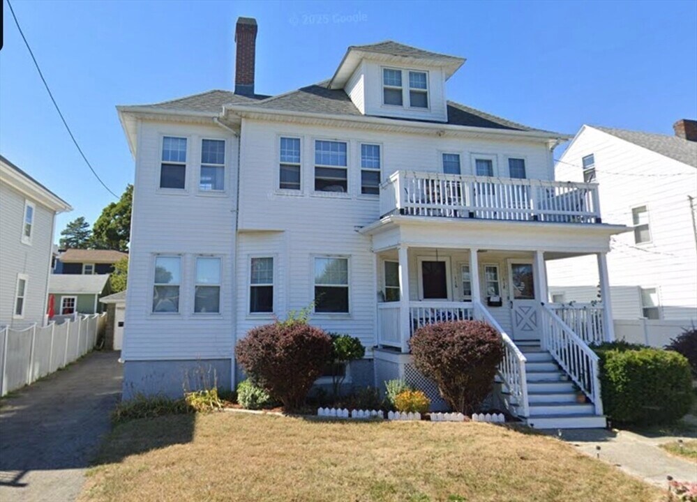 118 Brookfield Rd in Winthrop, MA - Building Photo