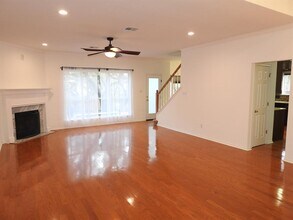 11207 Crossland Dr in Austin, TX - Building Photo - Building Photo