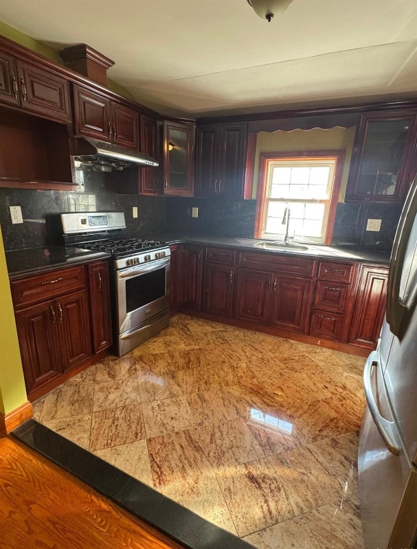 85-19-8239 239th St in Queens, NY - Foto de edificio - Building Photo